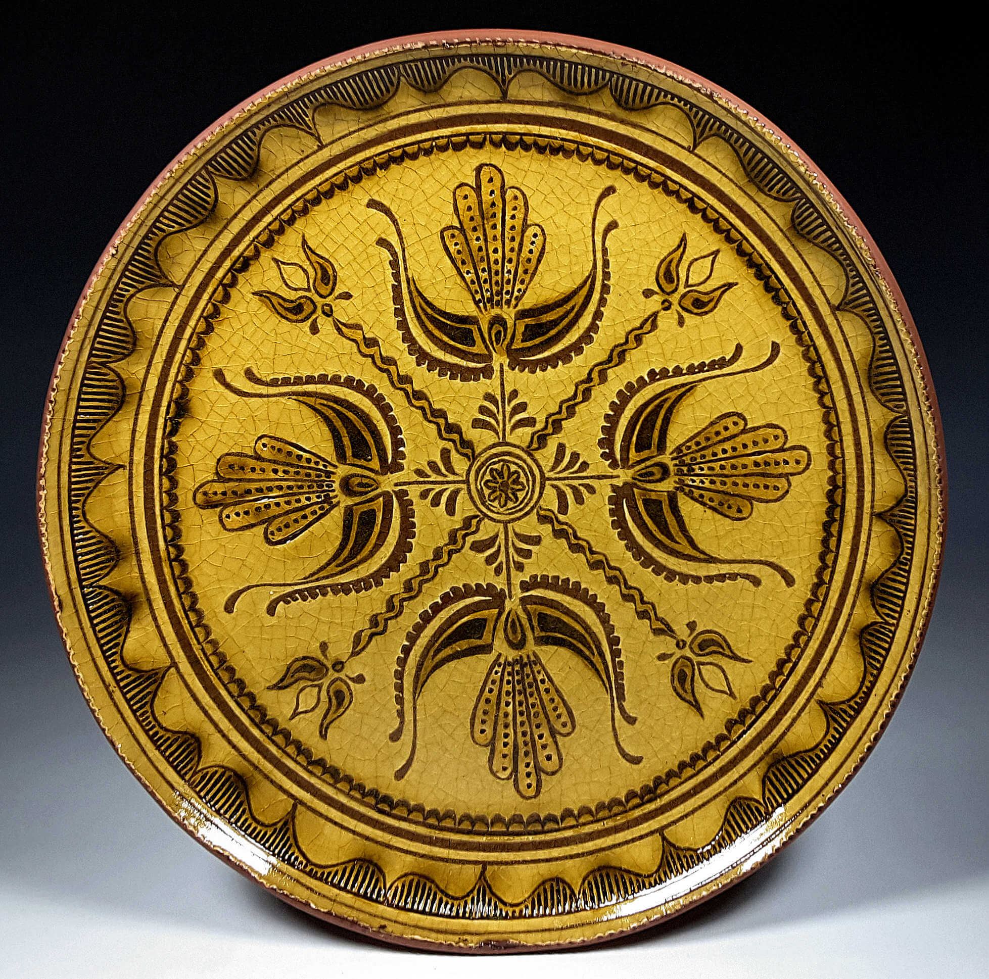 Round Plate, Sgraffito, 4 Thistle