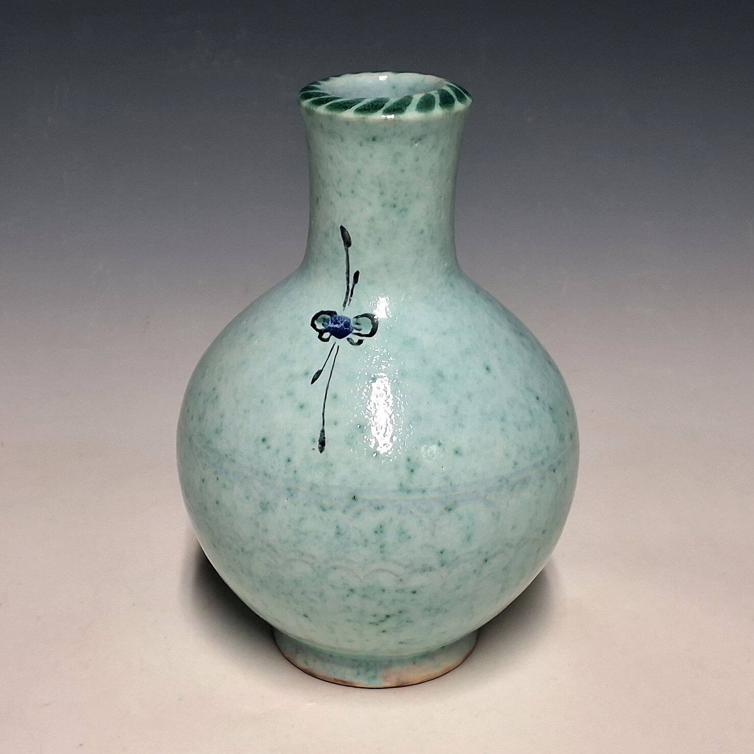Vase, Small, Robins Bug
